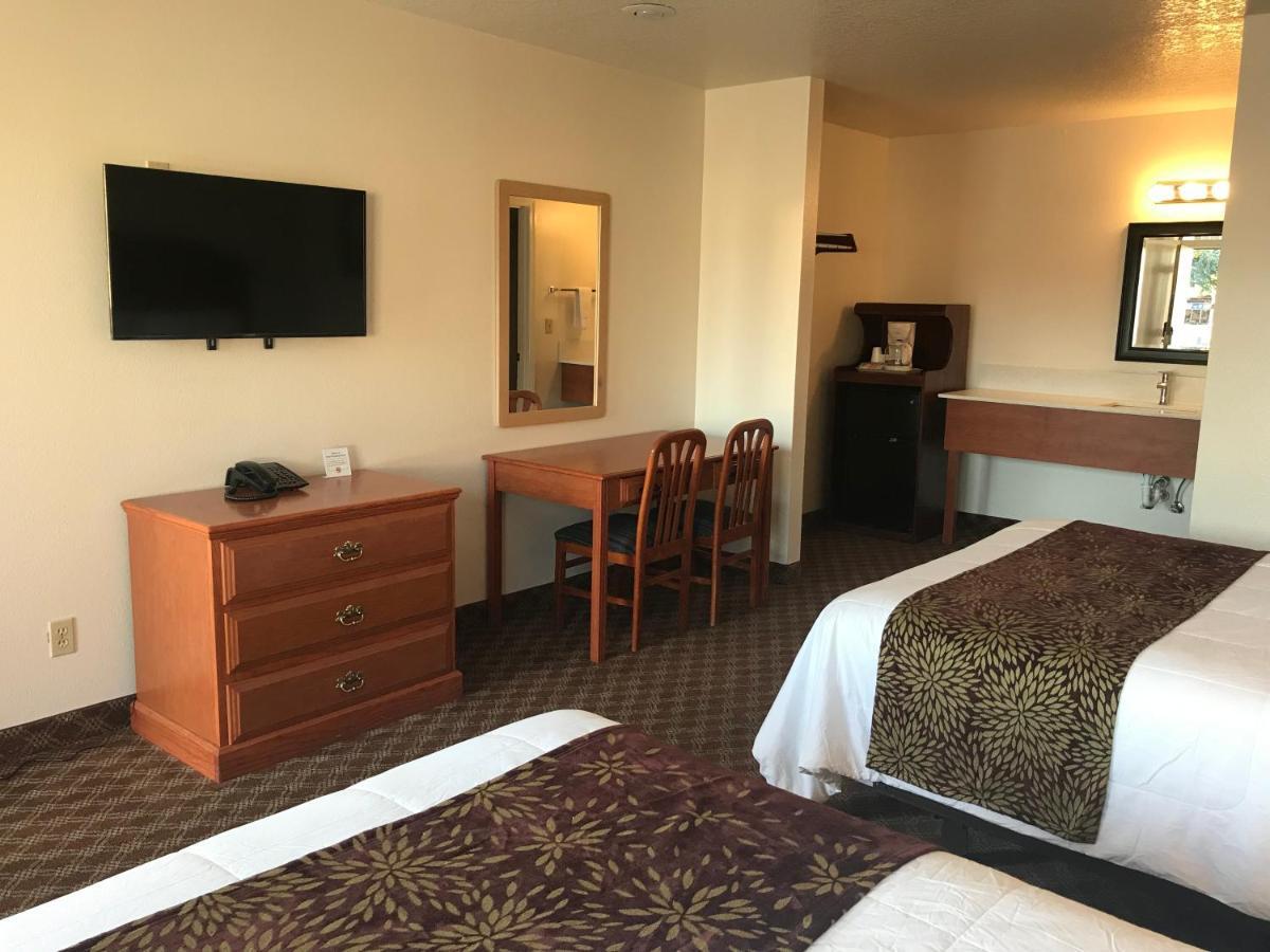 Woodburn Inn מראה חיצוני תמונה