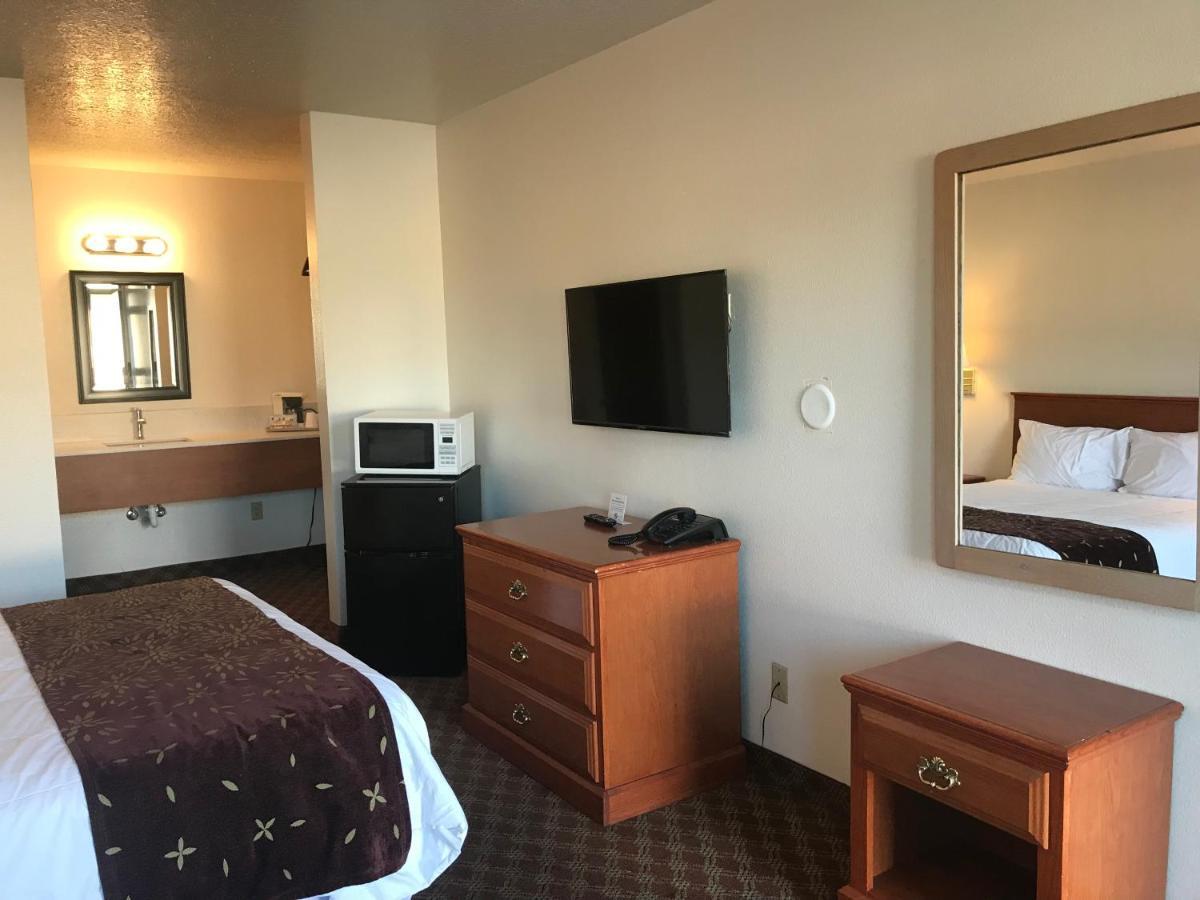 Woodburn Inn מראה חיצוני תמונה