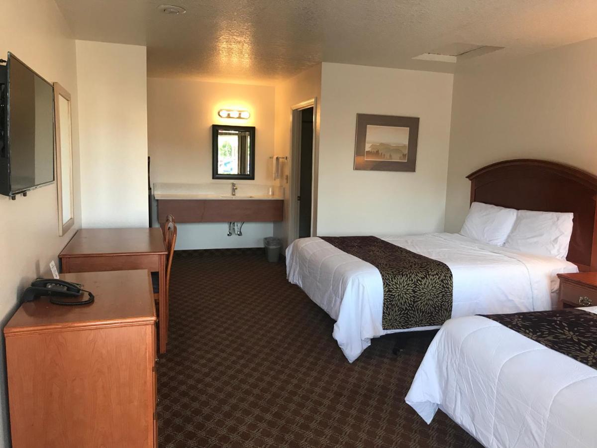 Woodburn Inn מראה חיצוני תמונה