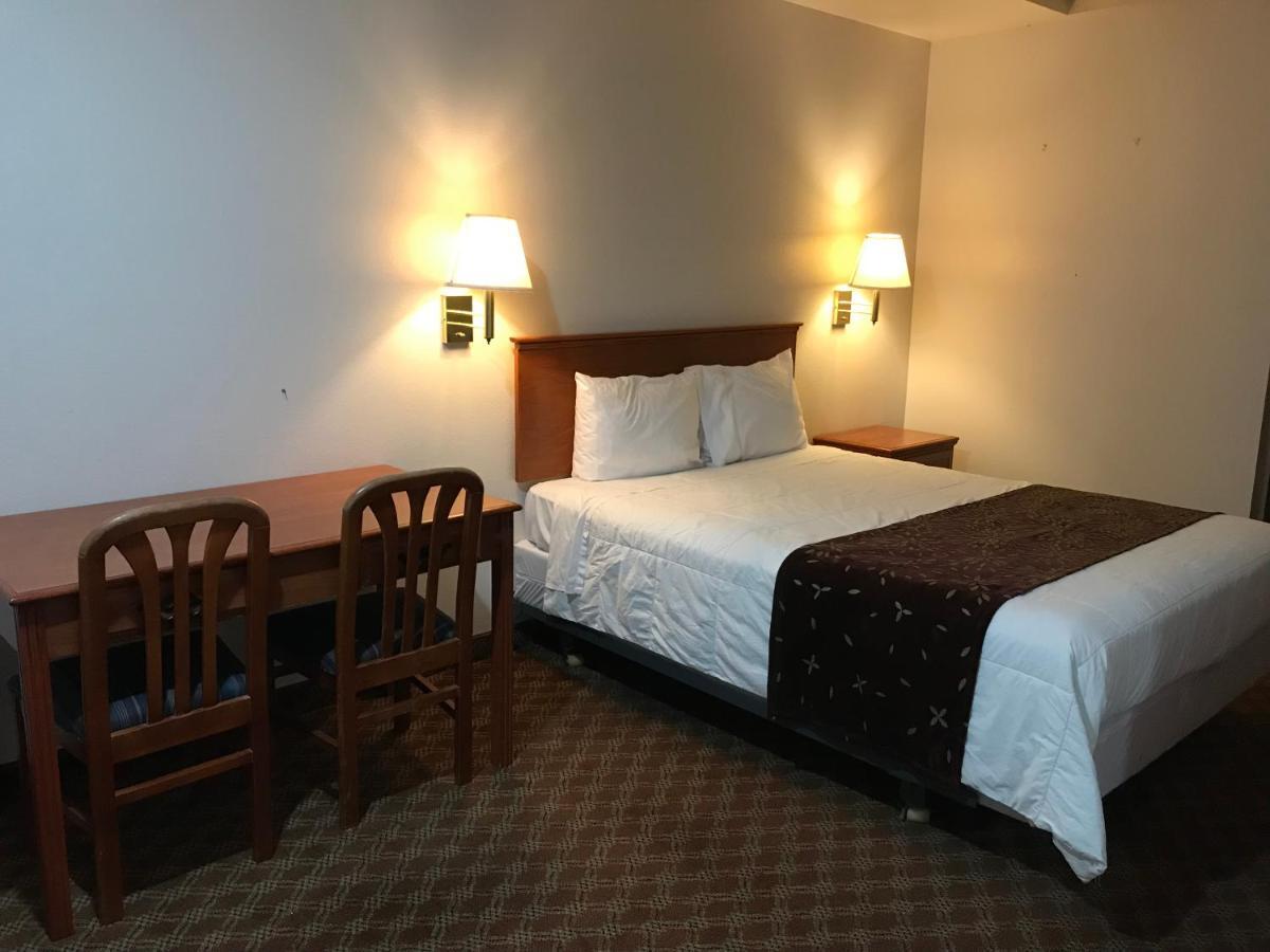 Woodburn Inn מראה חיצוני תמונה