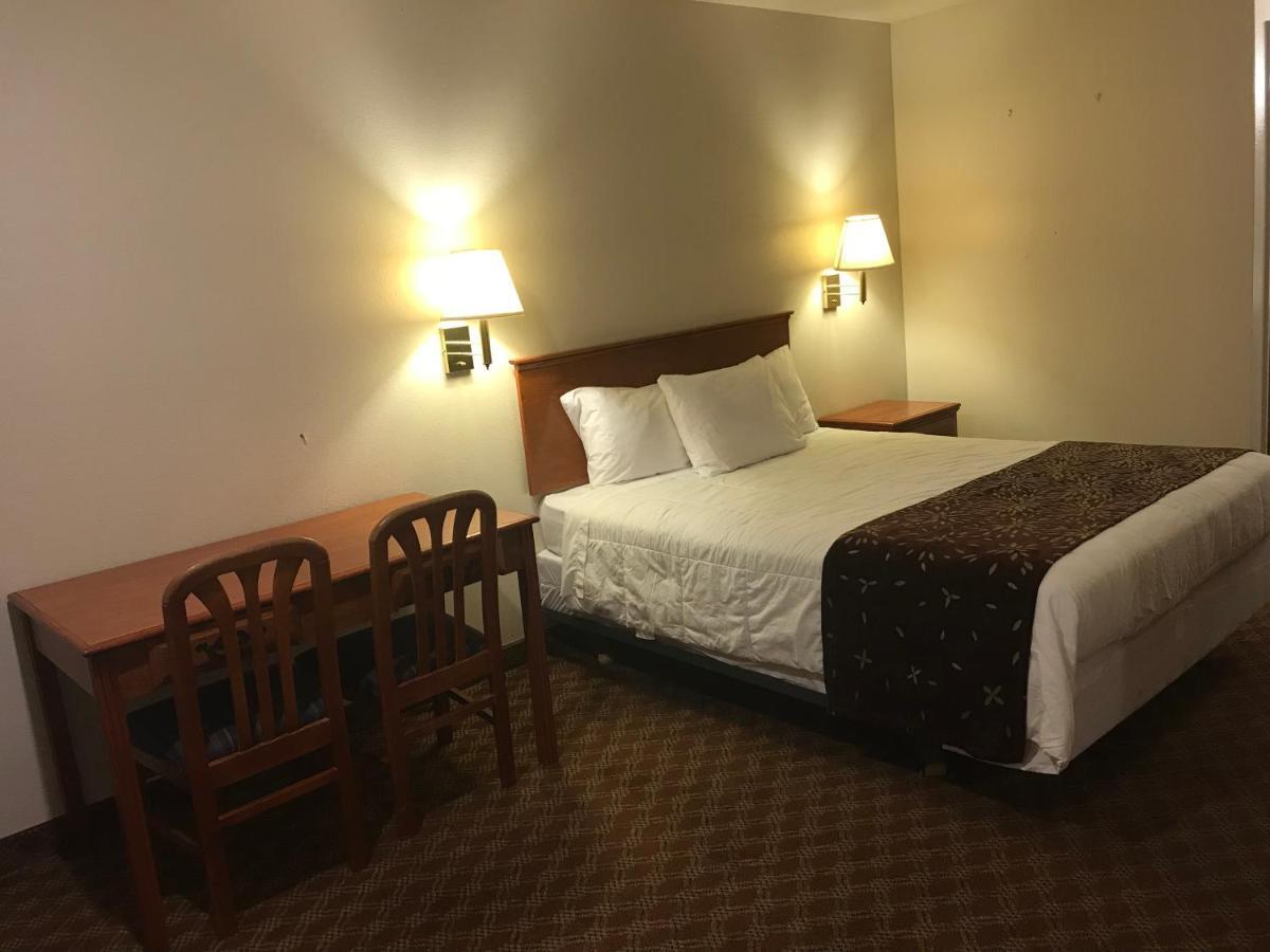 Woodburn Inn מראה חיצוני תמונה