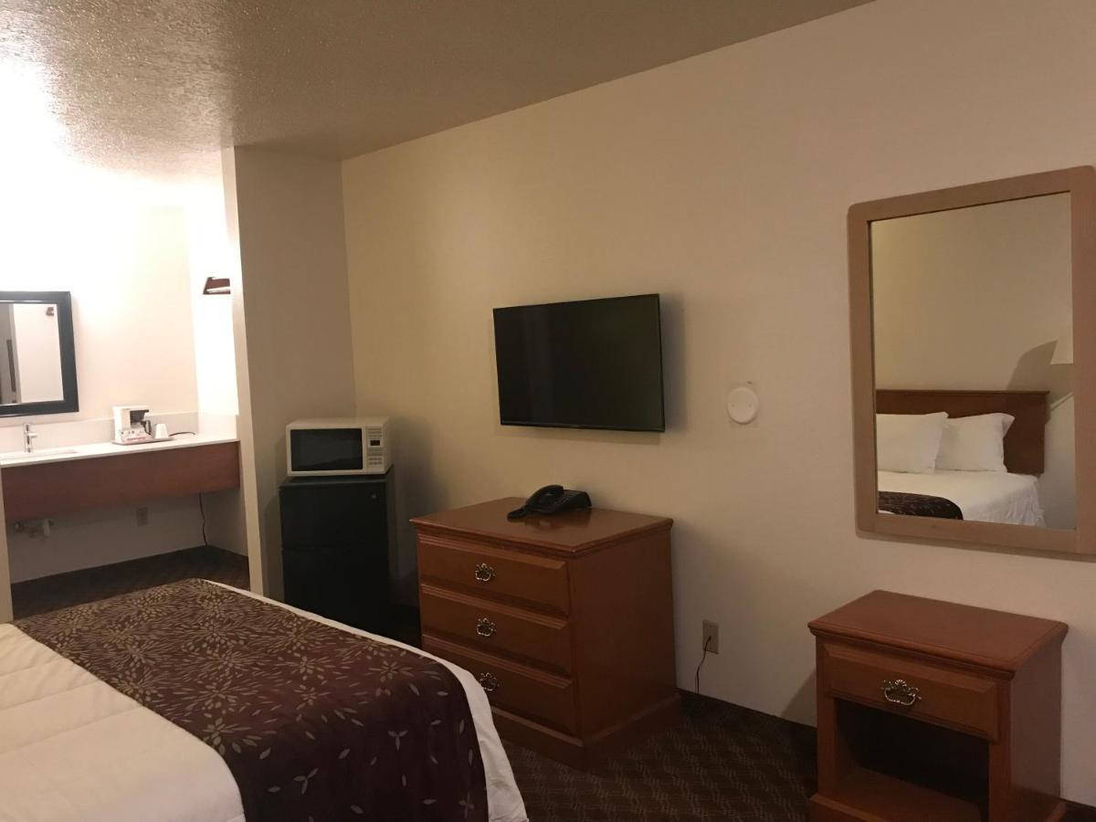 Woodburn Inn מראה חיצוני תמונה