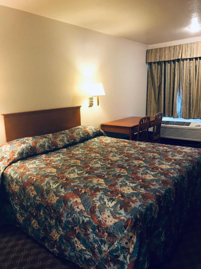 Woodburn Inn מראה חיצוני תמונה
