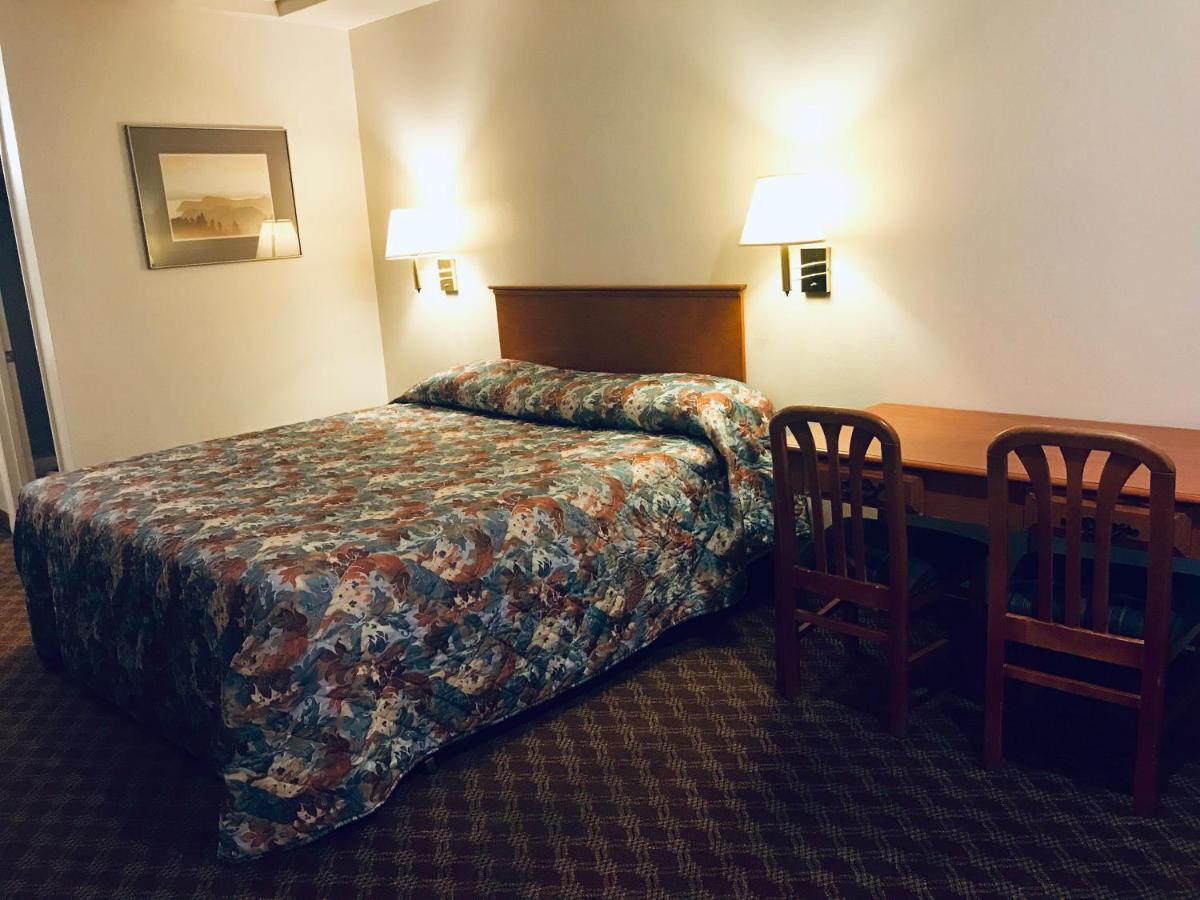 Woodburn Inn מראה חיצוני תמונה